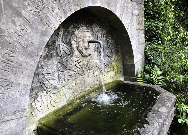 Brunnenwege_quer_endfassung2.indd
