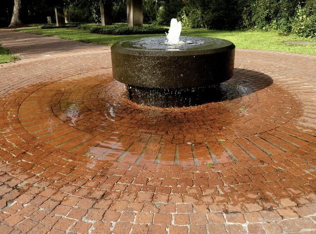 Brunnenwege_quer_endfassung2.indd